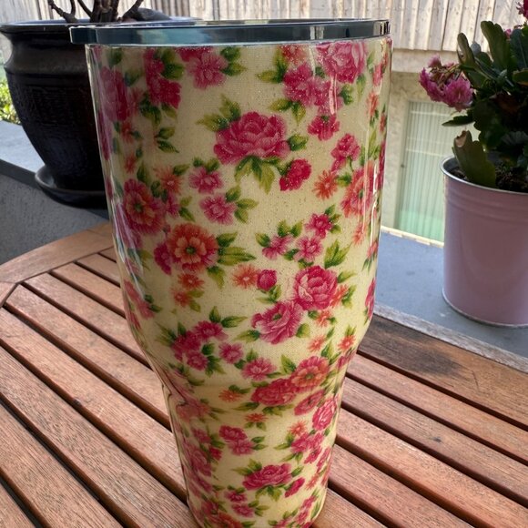 Floral Stainless Steel Tumbler With Lid 30 Oz Capacity Insulated For Hot & Cold - Picture 2 of 6